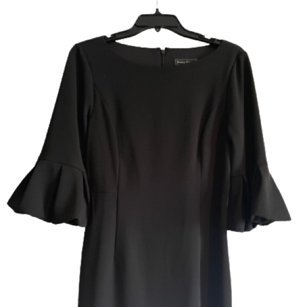 Black NWT Jessica Howard Boat Neck Bell Sleeve Petite Sheath Dress